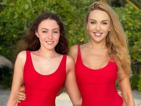 16-летняя дочь Поляковой показала свою отфотошопленную фигуру | Шарий.net