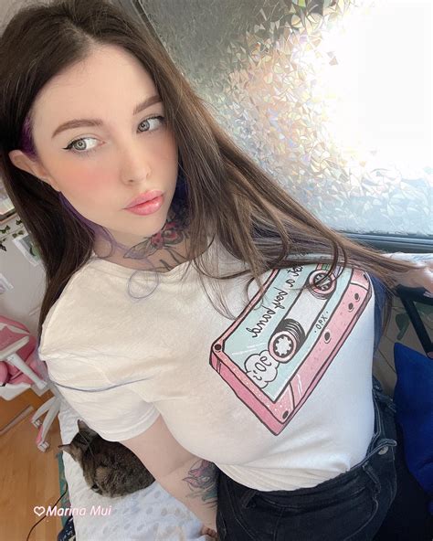 Marina Mui - Ahora mi pelo está morado/azul 🦄 os gustaba...