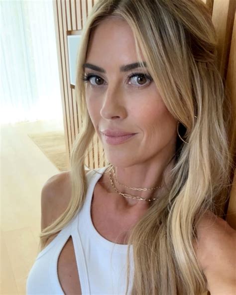 Boyfriends Quaintly Defended Him: The Ultimate Red Flag I Ignored. - Vybe