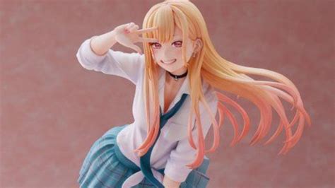 My Dress-Up Darling Marin Kitagawa figure in school uniform is official ...