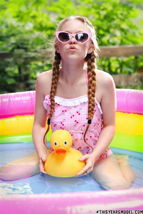 Dolly Little - Little Splash : r/DollyLittle