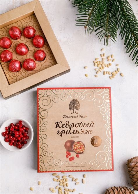 Кедровый грильяж с клюквой