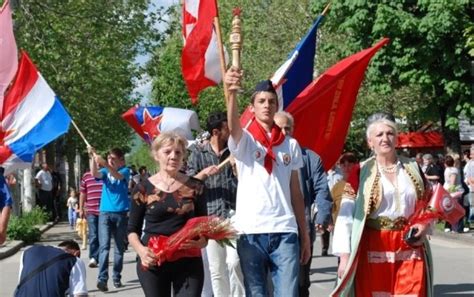 Срећан 25.Мај - Дан Младости! | Forum Krstarice