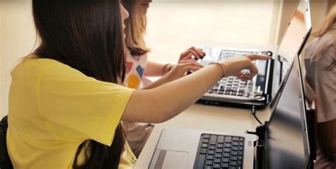 Code Girls: Girls Just Want To Have Fun | Parallaxi Magazine