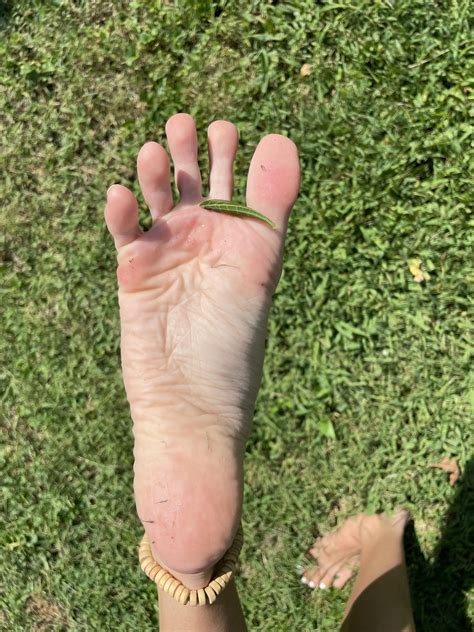 So small and insignificant 🤏🏼 : r/GiantessFeet