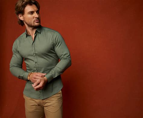 Are Tight Shirts More Attractive? | Tight Shirts For Guys – Tapered ...
