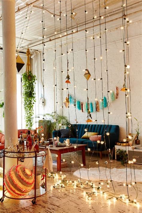 25 Cozy String Lights Ideas For Living Rooms - DigsDigs