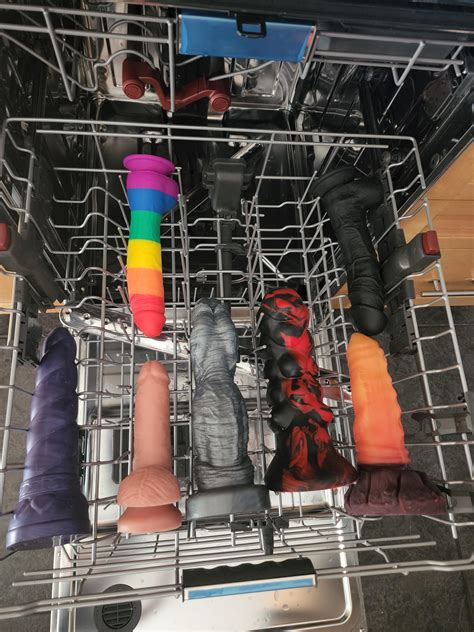 Bath time for some of my friends. Still room for more lol : r/BadDragon