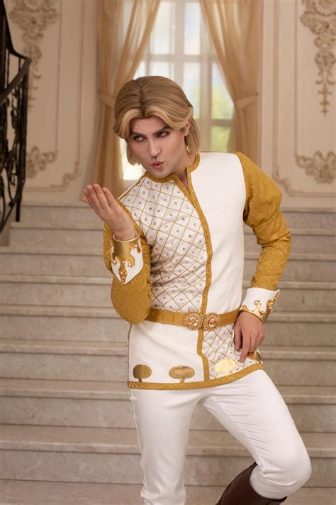 My Prince Charming cosplay from Shrek 2 : r/cosplayers