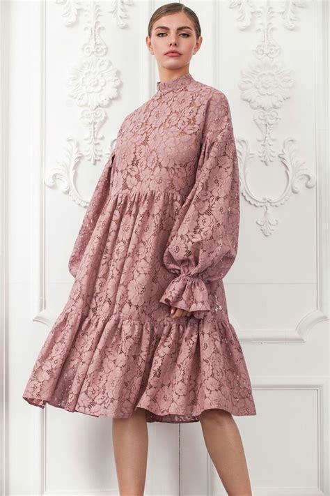 Pin oleh Елена di Дизайнеры. Designers | Pakaian wanita, Model baju ...