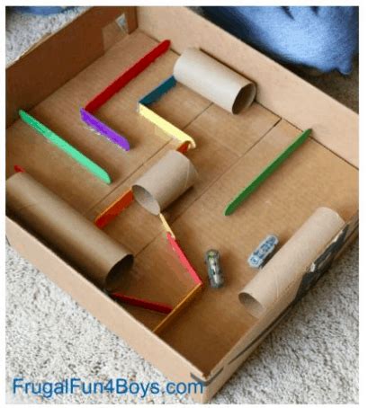 Juegos con material reciclado: 3 ideas para hacer en casa | Vitamina