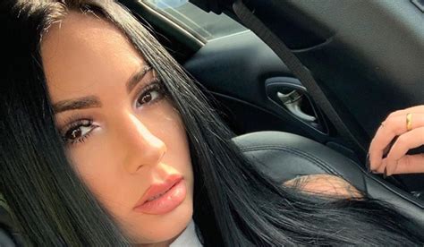 Yesy Naya - Bio, Age, Height | Instagram Biography