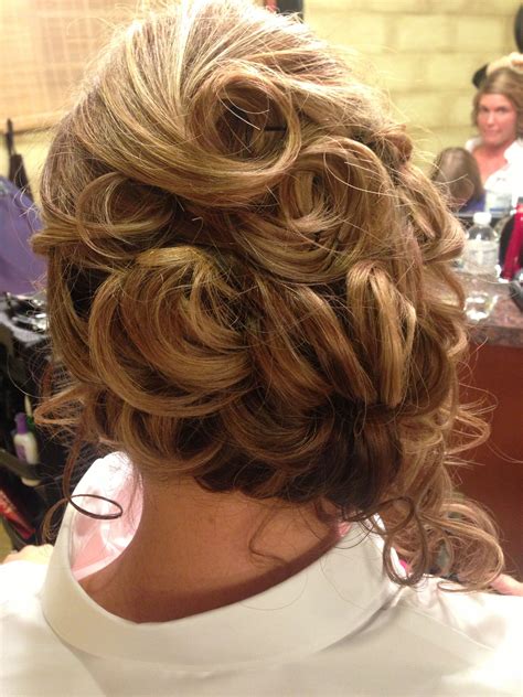 Updo: side pony, pin curls, back view | @hair_by_laurasteiner | Pin