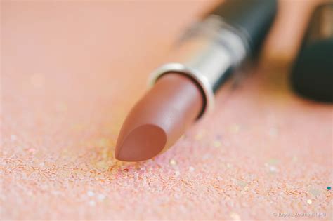 Матовая коричневая помада без рыжины Maybelline Hydra Extreme Matte ...