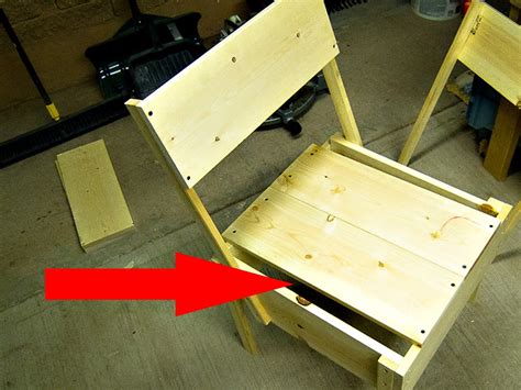 Building the Enzo Mari Sedia Chair - photos and video of Sedia Chair