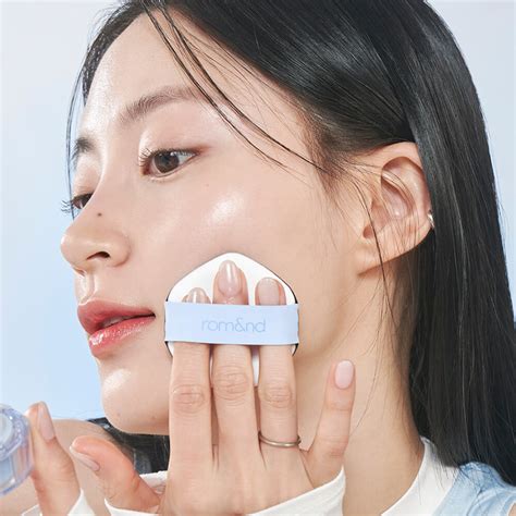 Кушон для лица «Bare Water Cushion», оттенок 03 Natural 21 — Rom&nd