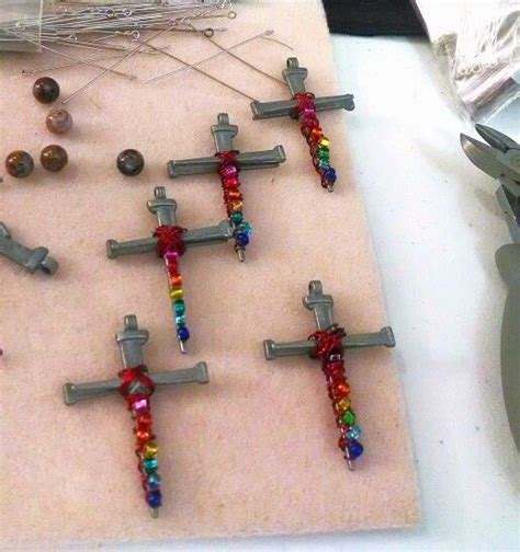Crosses with wire and seed beads | Palanca ideas, Christian crafts ...
