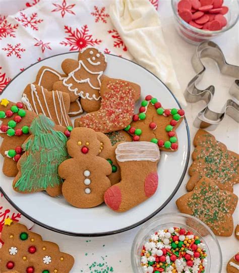 6 Simple Ways to Decorate Gingerbread Cookies — Bless this Mess