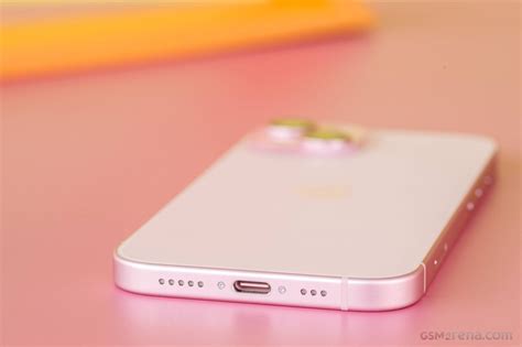 Apple iPhone 15 pictures, official photos