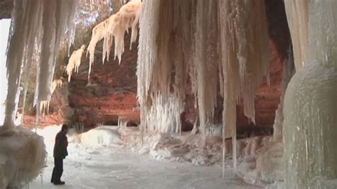 WATCH: Ice caves form around the Great Lakes - National | Globalnews.ca