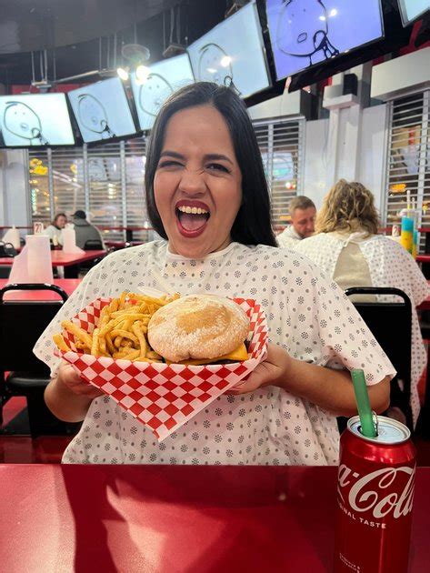 lethal dose visiting  famous restaurant heart attack grill eng