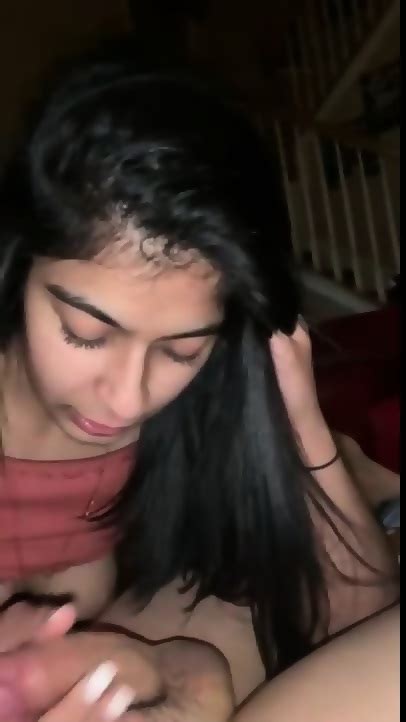 Chica India Sexy Chupa Una Polla Jugosa Y Descuidada - EPORNER