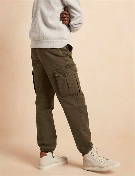 Men’s Cargo Pants Outfit Inspiration: 18 Stylish Looks For 2025