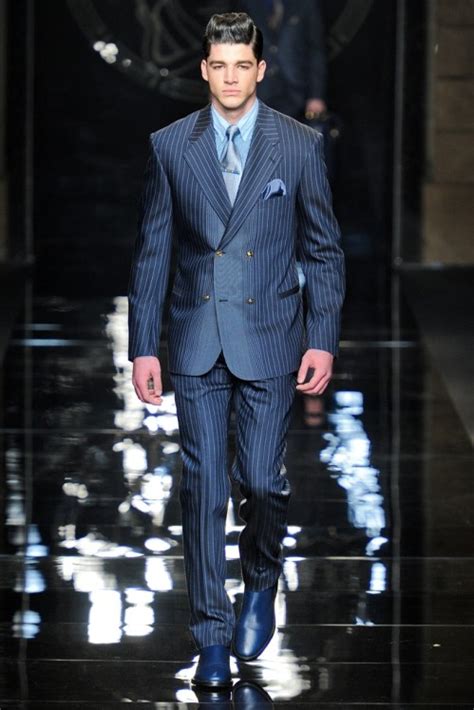 Versace Man Fall/Winter 2012-13 Show | Homotography