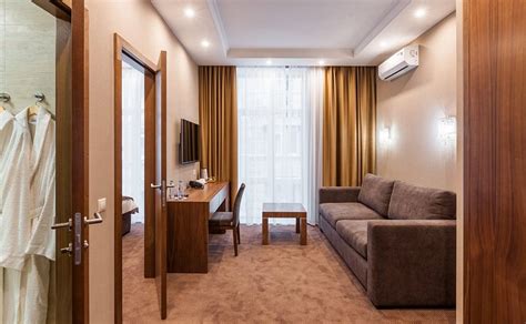 CRYSTAL HOTEL - Updated 2024 Reviews, Photos & Prices