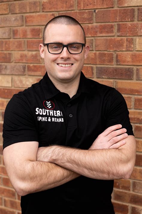 Dr. Pedigo - SI Chiropractic Sports Physician | Marion IL