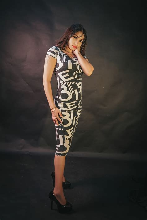 Alendra Bill HQ HD Photo Gallery