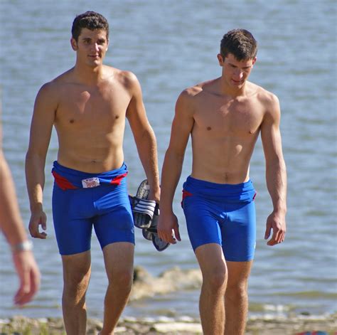 Hot Men Rowing!: 39 pics of stunning young guys