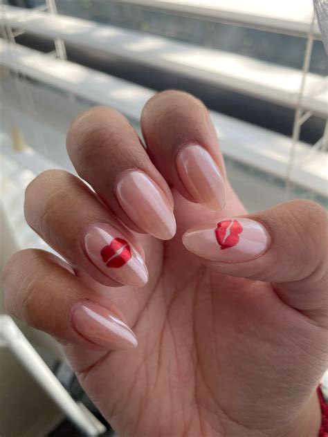 sabrina carpenter nails short n sweet tour nails chrome kiss nails