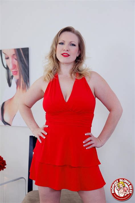 Busty milf gives blowjob Porn Pictures, XXX Photos, Sex Images #3181831