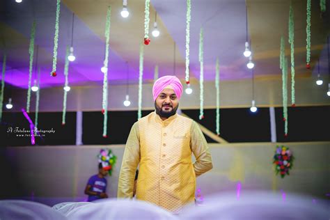 Priya Roy - Φωτογραφία