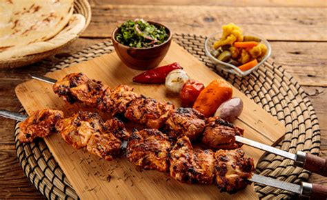15 Best Foods in Hyderabad to Eat in 2025 - Bakingo Blog