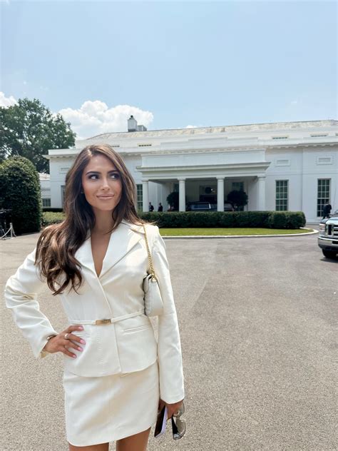 Caitlin Sinclair (@caitlinsinclair) • Instagram photos and videos