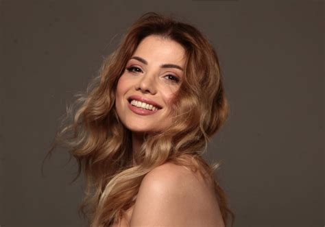 Lejla Filipović pokazala nevjerojatne noge u ultra kratkoj haljinici