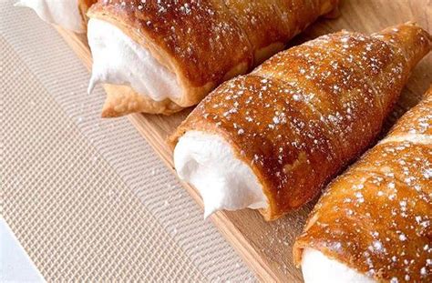 Пирожное слоеные трубочки с белковым кремом рецепт с фото пошагово