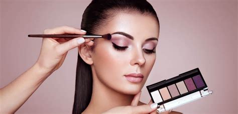how to put eye shadow on