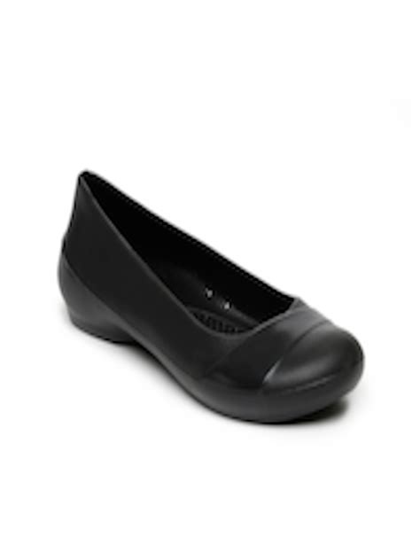 Buy Crocs Women Black Solid Gianna Flats - Flats for Women 1660356 | Myntra