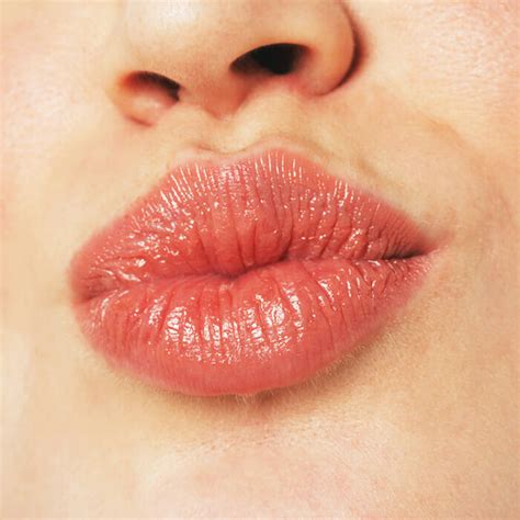 Best Ways To Exfoliate Lips | Lipstutorial.org