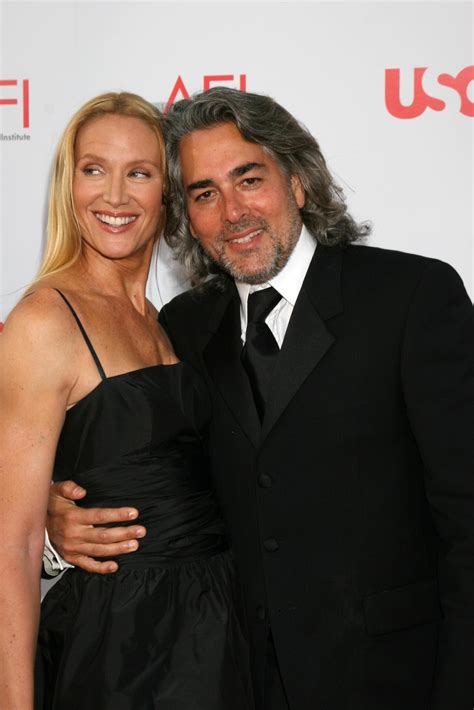 Kelly Lynch and Mitch Glazer arrive at the AFI Salute to Warren Beatty