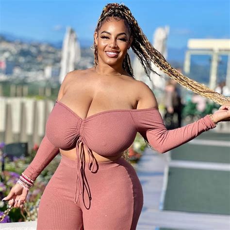 Persephanii - Age, Height, Net Worth, Boyfriend, Facts, Bio, Wiki
