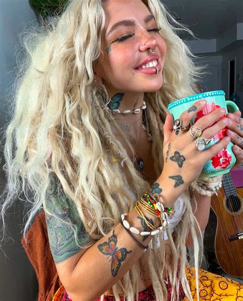 🍄Shanin Blake🍄 | LIFE UPDATE ~ IM moving out of my APT !! Into a house