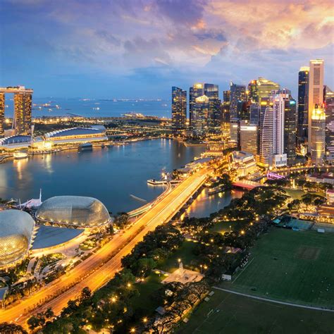 Singapore, un paese resiliente. La città-stato cresce per il decimo