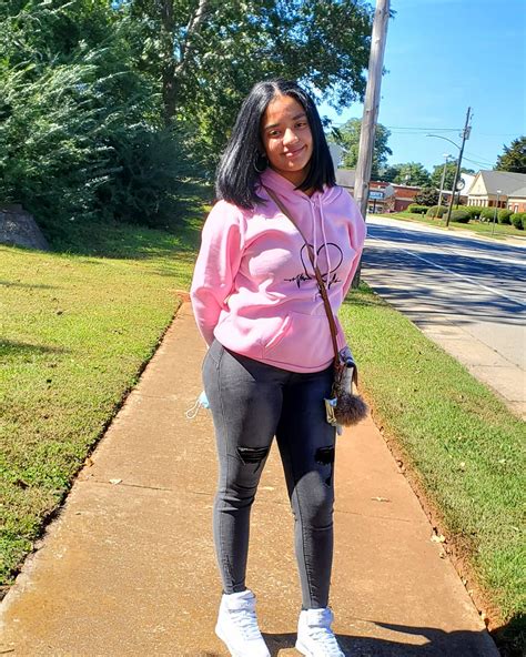 carmen Reyes (@carmen_reyes_oficial) • Instagram photos and videos