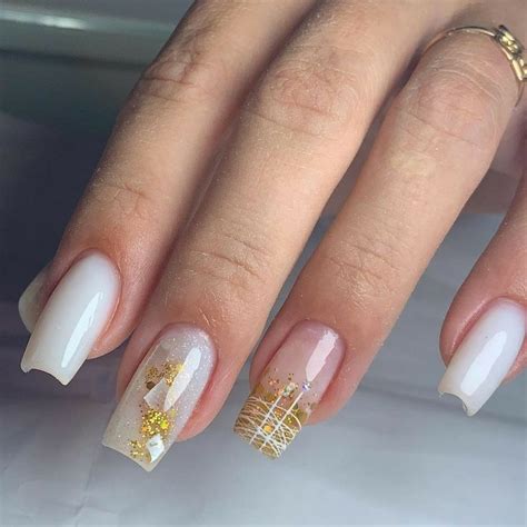 Decoração De Unha Clara - Unhas de Gel Claras Decoradas | Salve o Pin | Unhas douradas, Unhas ...