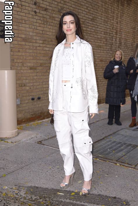 Anne Hathaway Nude OnlyFans Leaks - Photo #3239538 - Fapopedia