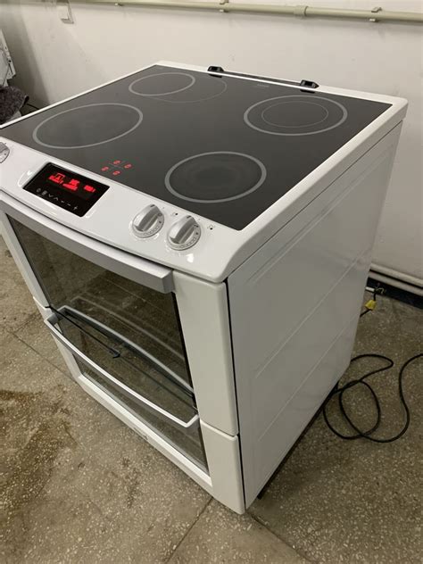 Керамічна плита 380В Electrolux дві духовки духовка поверхня: 9 500 грн ...